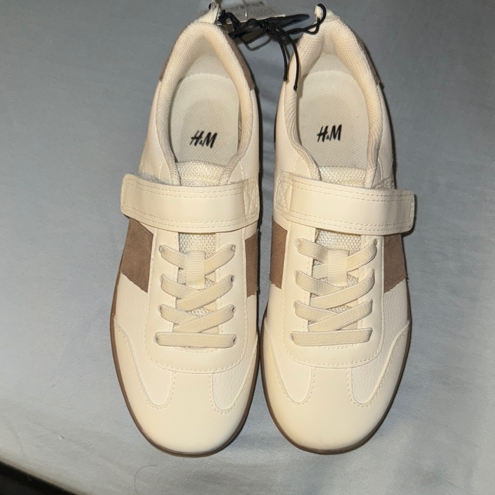 NWT H&M Girls (kids) Beige and Tan Sneakers
